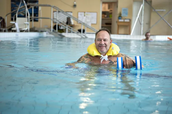 Varmtvandstraening i varmtvandbassinet.